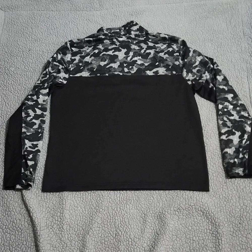 Men's The North Face Quarter Zip Pullover Sweater Gray And Black Camo Size Large
